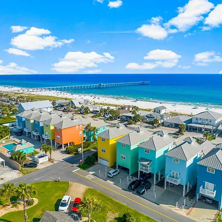 Colorful Cottage Next To Pier Park W/ Gulf Views And Pool!
